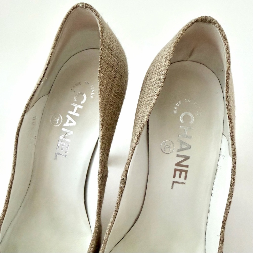 CHANEL | Beige Tweed & Black Cap Toe Platform Pumps with Chain Detail EU 37 - Picture 8 of 16